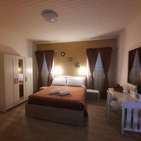 Appartamento Viccinella House Capranica Esterno foto